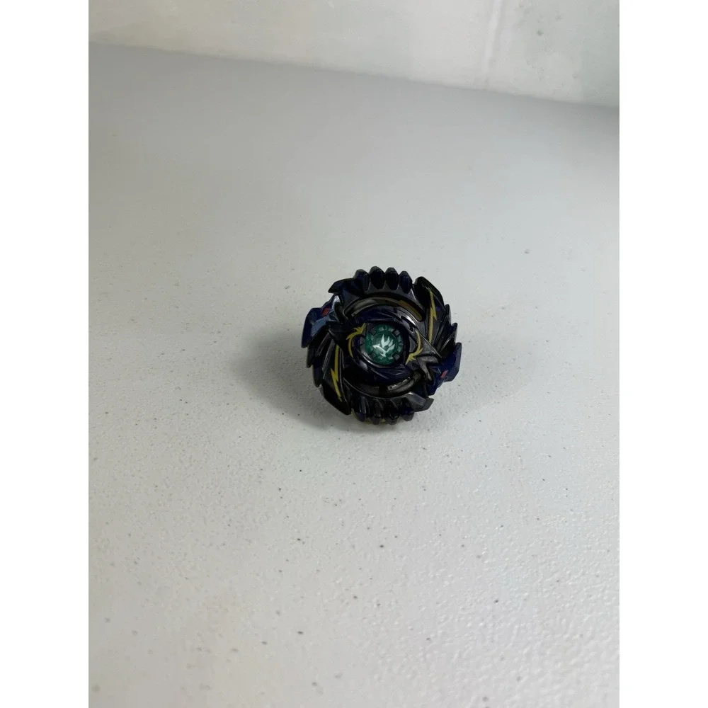 Takara Tomy Beyblade Burst B-95 Shelter Regulus w/ Mixed performance pieces